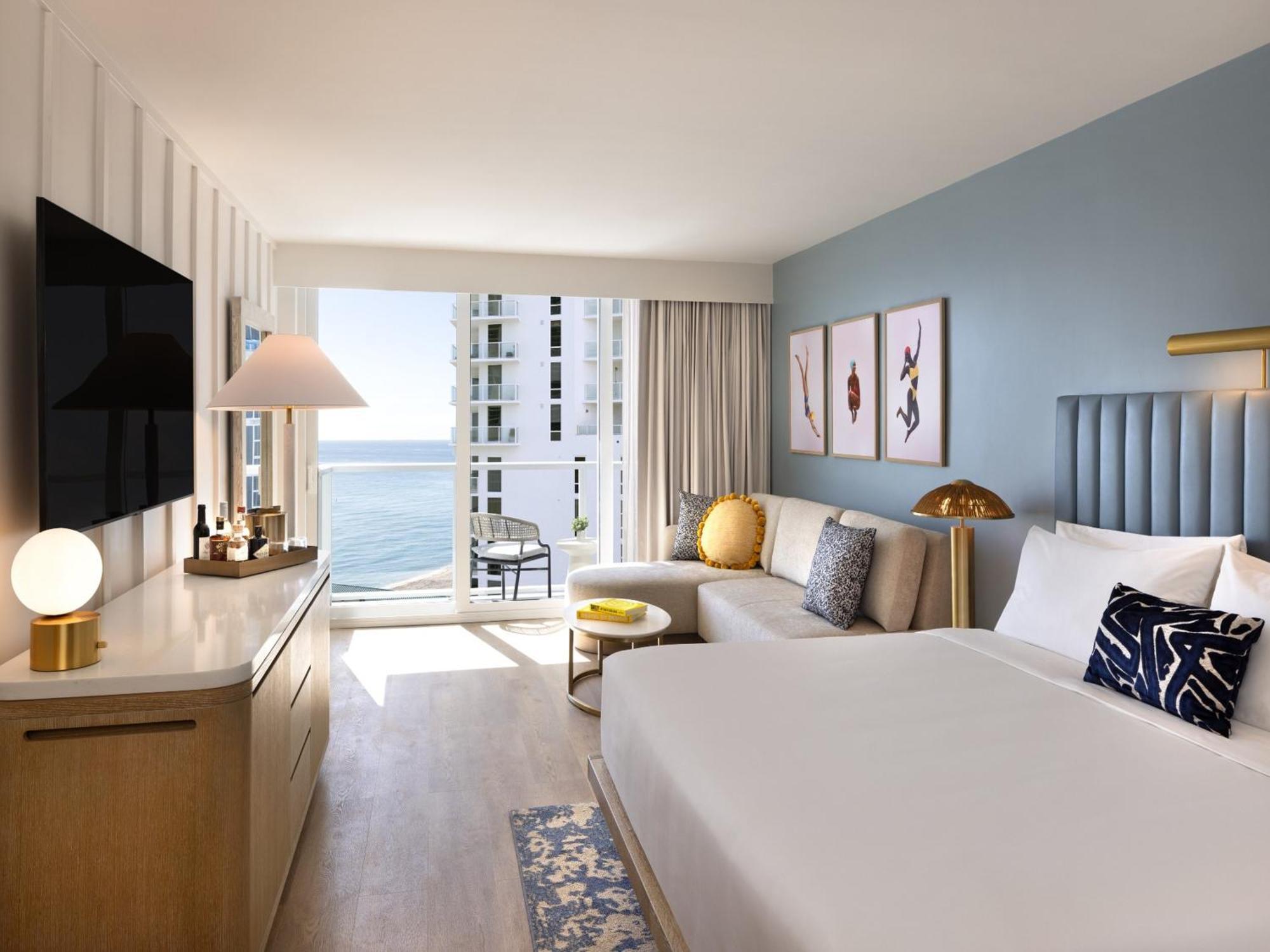 Ocean View King Room Balcony-Newly Renovated