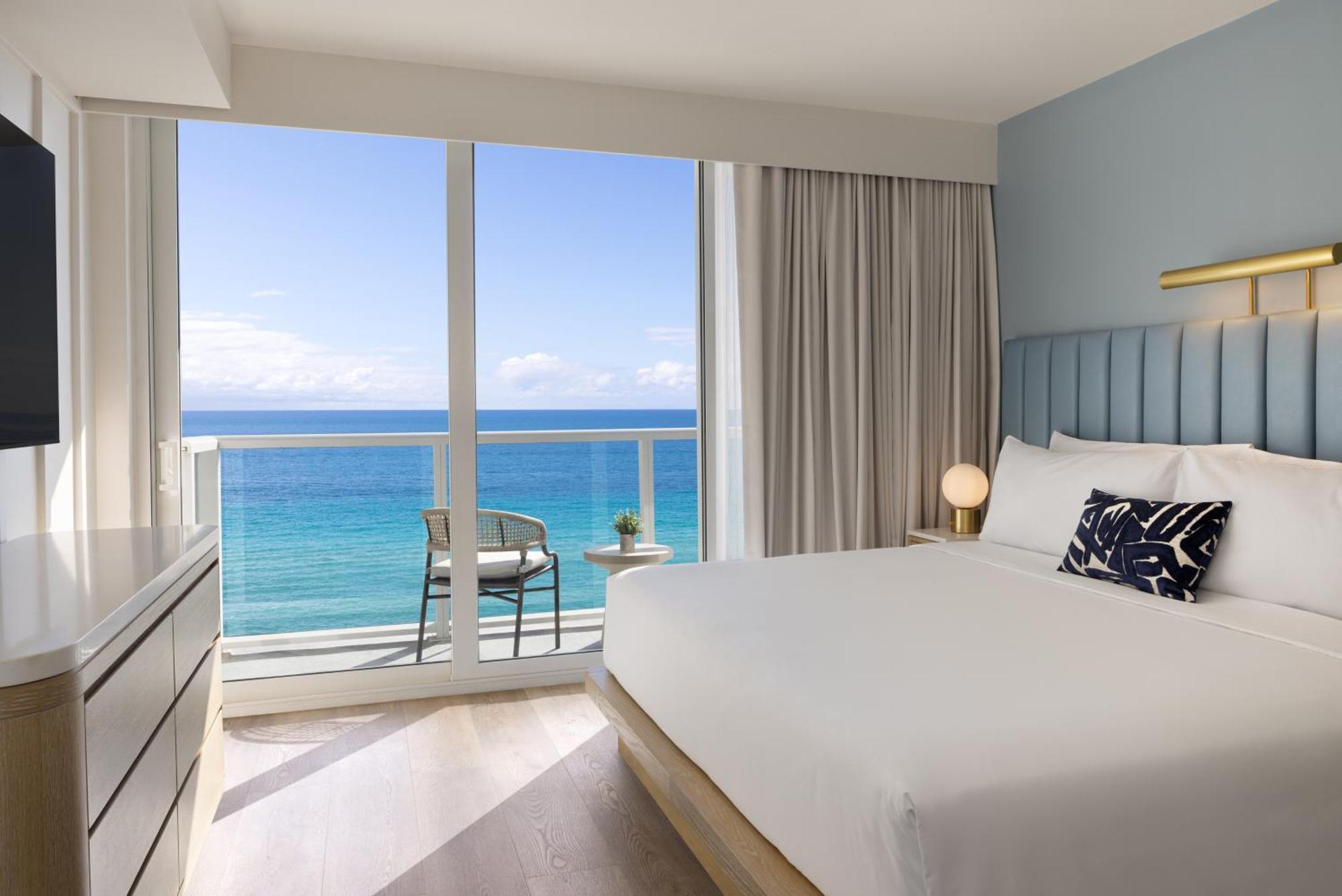 Oceanfront One Bedroom Suite Balcony-Newly Renovated